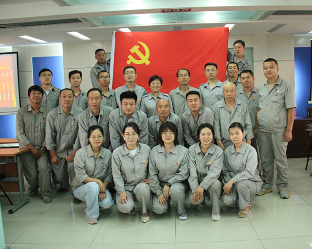 1593828201880852.jpg 合影_副本.jpg